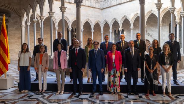 El presidente de la Generalitat, Salvador Illa, y sus consejeros