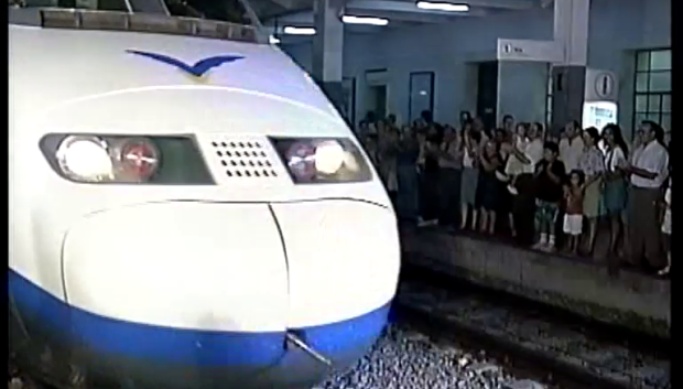 Despedida del último tren que circuló por las vías de la antigua estación