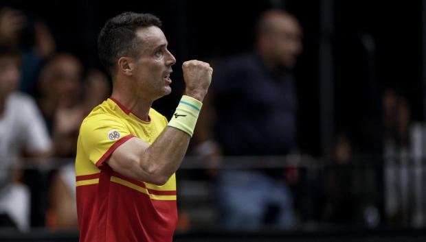 Roberto Bautista celebra un punto durante el partido