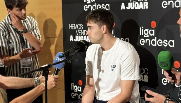 Juan Núñez atendió a los medios de comunicación en la sede de Endesa