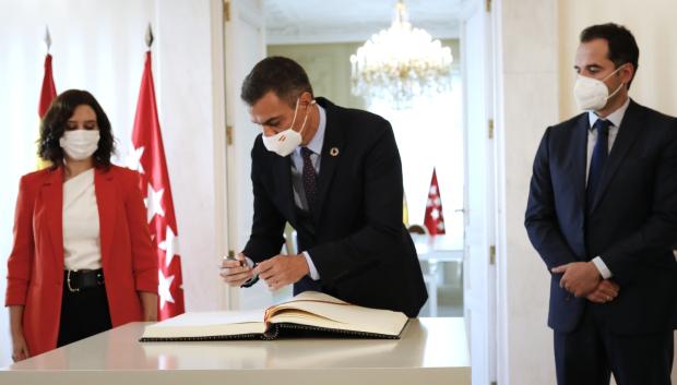 Isabel Díaz Ayuso, Pedro Sánchez e Ignacio Aguado