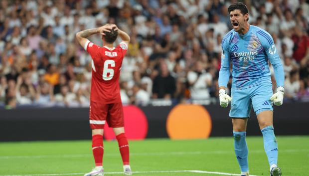 Thibaut Courtois celebra una de sus paradas