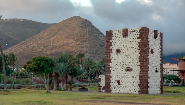 Torre de San Sebastián, lugar donde Beatriz y sus hijos se refugiaron tras la muerte de su esposo a manos de los aborígenes gomeros