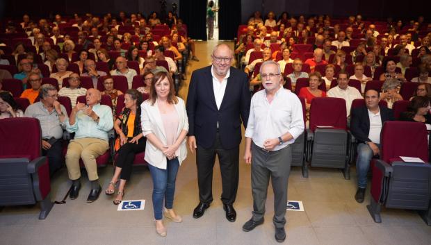 El rector de la UCO, Manuel Torralbo, ha presentado al ponente