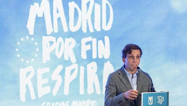 Almeida presentó el año pasado un informe sobre la mejora del aire en Madrid