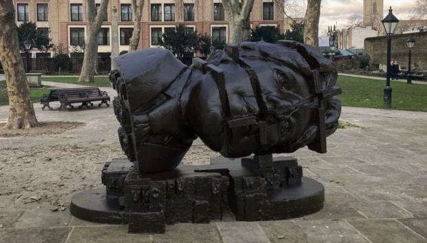 La polémica estatua de Oscar Wilde en Chelsea