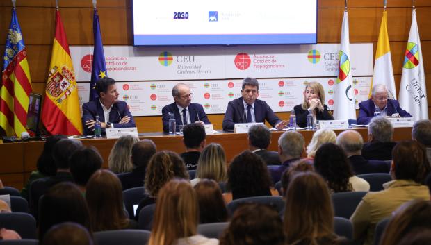 Un momento del acto de la CEU UCH, en Valencia