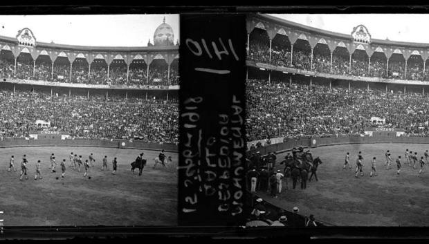Toreros y caballos en la Monumental, en una corrida de Joselito el Gallo, en 1918