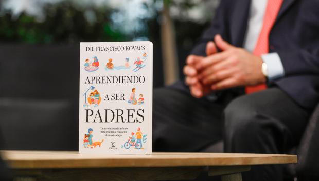 Aprendiendo a ser padres, nuevo libro del doctor Kovacs