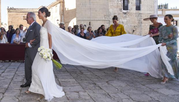 Alejandra Osborne at the wedding of Ana Cristina Portillo and Santiago Camacho in the Cathedral of Jerez in Jerez de la Frontera. September 28 2024