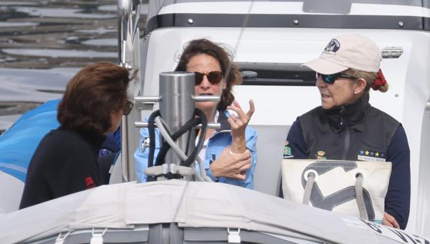 Infanta Elena de Borbon and author Laurence Debray in Sanxenxo 04 October 2024