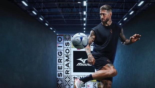 Sergio Ramos fichó por Mizuno en el año 2022