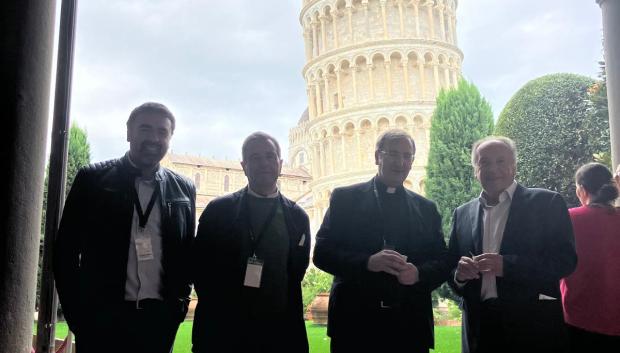 Delegación en Pisa