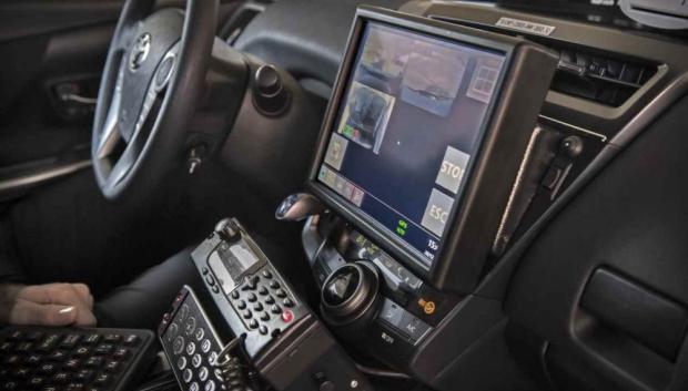 El equipamiento interior de los coches de la Policía Nacional crecerá en breve