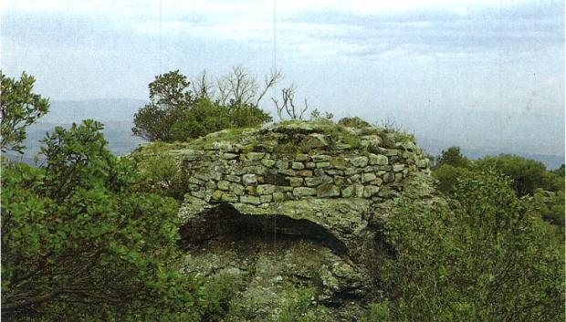 Restos del castillo de Estela, en Amer