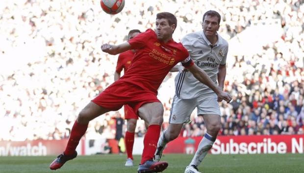 Steven Gerrrard y Francisco Pavón en un Liverpool-Real Madrid de leyendas

El Real Madrid ha caído ante el Liverpool (4-3) en el partido de leyendas, de carácter solidario, que se ha disputado en el estadio del conjunto 'red', Anfield, y que se ha saldado con un festival goleador en el que el conjunto blanco llegó a ir con cuatro goles de desventaja.

DEPORTES
REUTERS