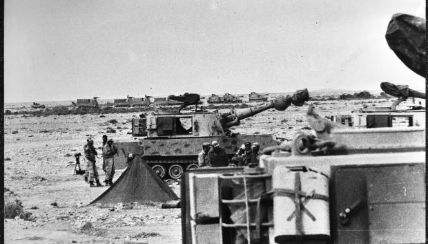 14 de noviembre de 1975, artillería del Ejército Español en la crisis con Marruecos previa a la invasión marroquí