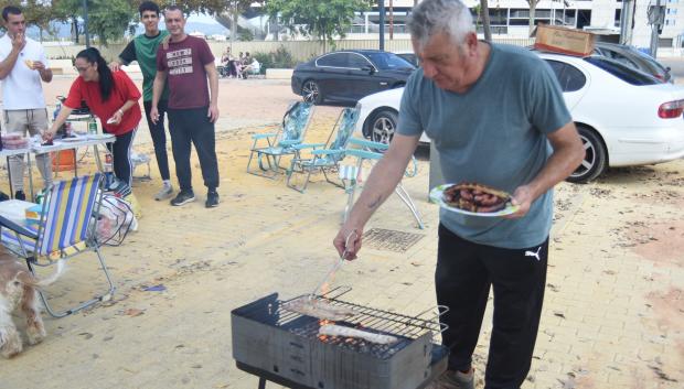 Los cordobeses celebrando el día de San Rafael con el típico perol