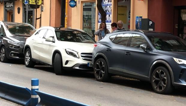 Tras la discusión el Mercedes blanco ocupó el sitio