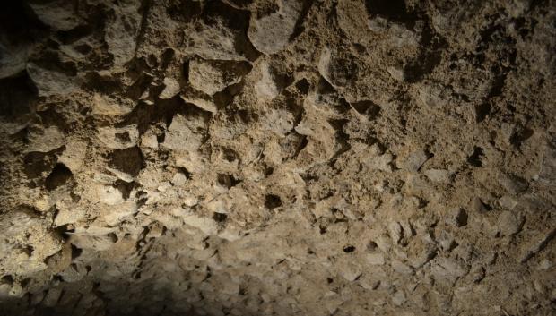 Interior de la cloaca del foro. Bóveda. Material empleado opus caementicium. Época del emperador Tiberio