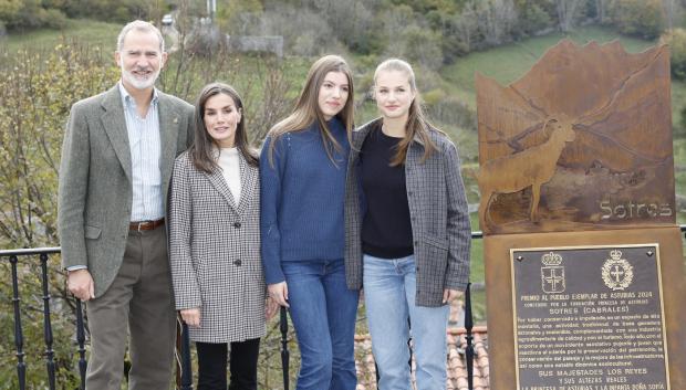 Los Reyes, la Princesa y la Infanta Sofía, en Sotres