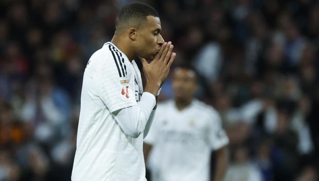 Kylian Mbappé se lamenta de una ocasión desaprovechada