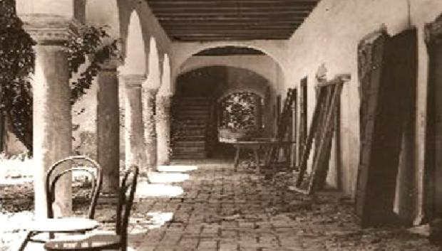 Galería del convento de Santa María de Gracia que conducía al patio medieval