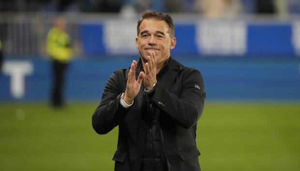 El entrenador del Alavés Luis García mostró su descontento por la decisión de la Liga