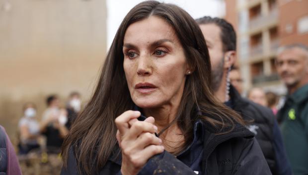 La reina Letizia, durante su visita a Paiporta este domingo