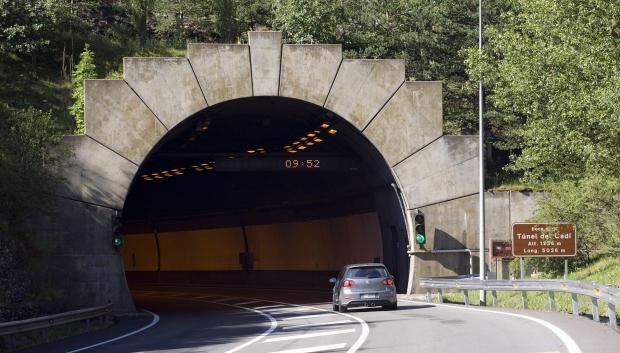 Entrada al túnel del Cadí