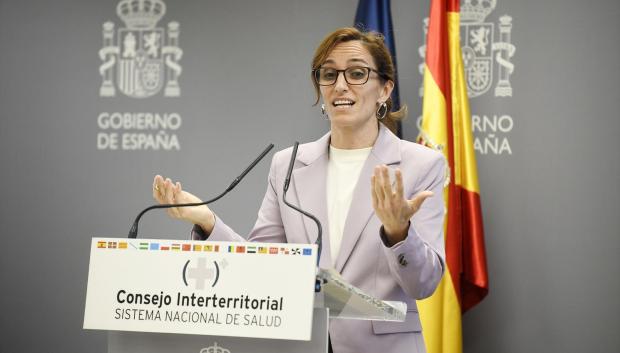 La ministra de Sanidad, Mónica García, durante una rueda de prensa tras el pleno del Consejo Internacional del Sistema Nacional de Salud