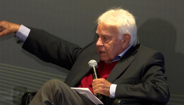 Felipe González manda un mensaje a Sánchez: «Yo no habría dicho 'que me pidan lo que necesiten'»