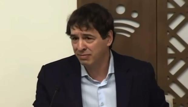 El hermano de Sánchez, tras ser preguntado por su imputación: «El foco tiene que estar en la ópera»