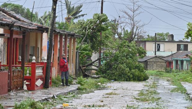 Fuertes vientos y lluvias azotaron Cuba durante el paso del Huracán Rafael