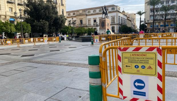 Plaza de las Tendillas durante las obras en el pavimento