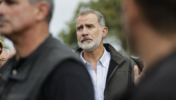 Spanish King Felipe VI during a visit to Paiporta  after flods in Paiporta (Valencia). 03 November 3 2024