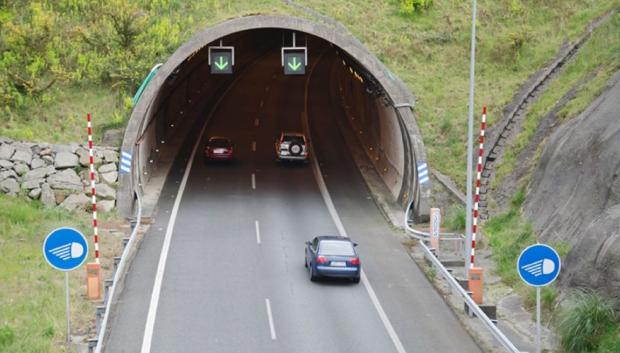 Luces encendidas y la distancia de seguridad multiplicada por dos