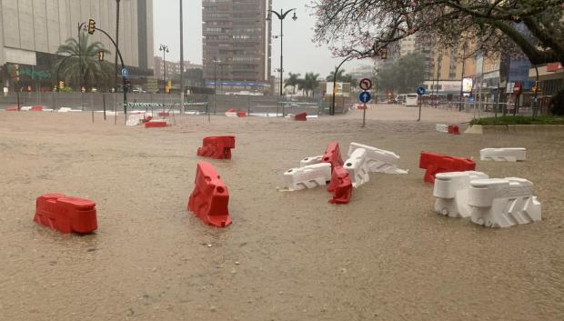 La avenida de Andalucía de la capital ha sido de las primeras en sufrir las consecuencias del temporal