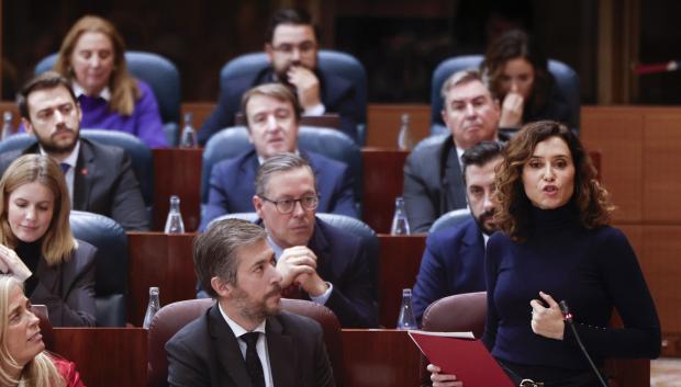 MADRID, 14/11/2024.- La presidenta de la Comunidad de Madrid, Isabel Díaz Ayuso, interviene durante el pleno de la Asamblea de Madrid, este jueves. EFE/ Sergio Pérez