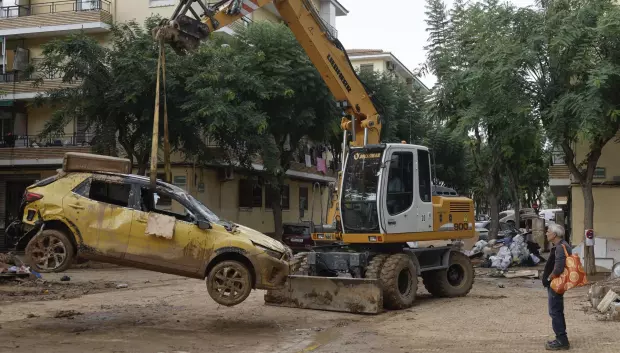 Muchas veces los coches se dañan en la propia retirada