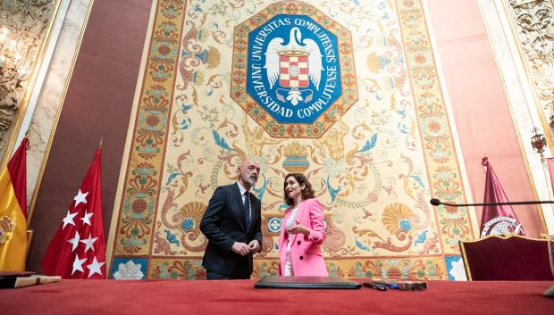 La presidenta de la Comunidad de Madrid, Isabel Díaz Ayuso, en la Universidad Complutense