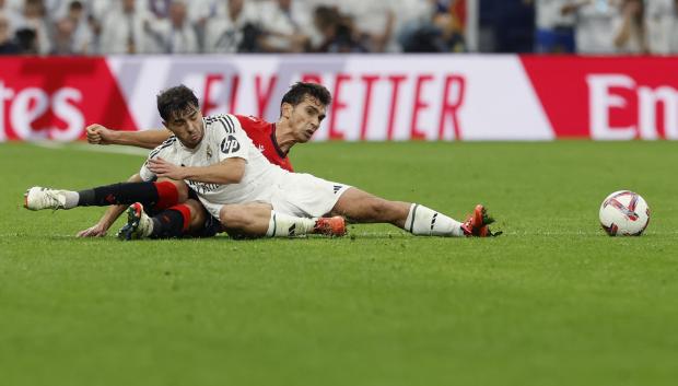 Raúl Asencio puede ganarse un hueco en el once del Real Madrid