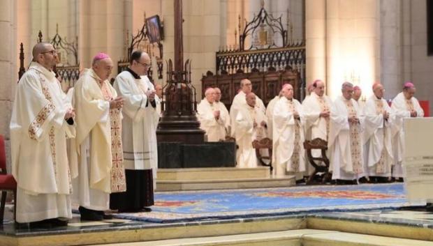 La Eucaristía ha finalizado con una plegaria a la Virgen de los Desamparados, patrona de Valencia