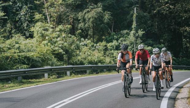 Adelantar ciclistas es legal con 1,5 metros de distancia