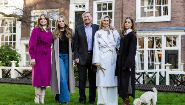 Mandatory Credit: Photo by Hollandse Hoogte/Shutterstock (14956976a)
Amsterdam - King Willem-Alexander and Queen Maxima together with princesses Amalia, Alexia and Ariane during a traditional photo session of the royal family at the Begijnhof.
Photo Session Royal Family, Amsterdam - 29 Nov 2024 *** Local Caption *** .