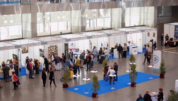 Asistentes a la feria Sabor a Córdoba

La primera feria alimentaria de la provincia de Córdoba, Sabor a Córdoba, ha concluido con éxito después de cuatro días en los que las empresas y productores cordobeses, así como los municipios, han podido dar visibilidad a la variedad y calidad de los productos agroalimentarios de la provincia de Córdoba.

POLITICA ANDALUCÍA ESPAÑA EUROPA CÓRDOBA
DIPUTACIÓN DE CÓRDOBA