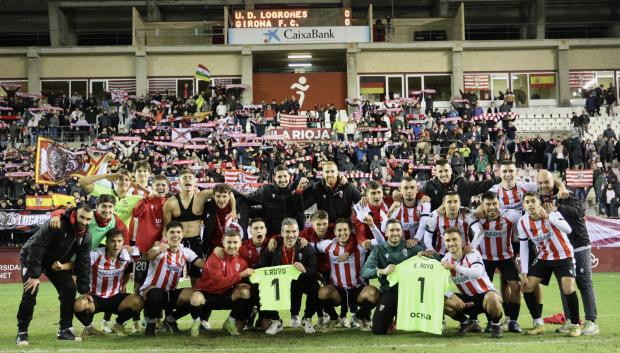 Los jugadores de la UD Logroñés celebran su pase a la siguiente ronda de la Copa del Rey tras derrotar en la tanda de penaltis al Girona