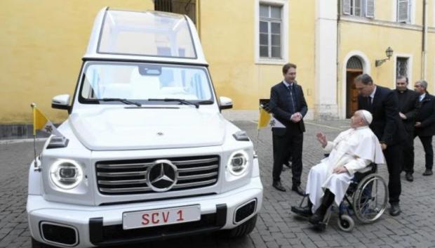 El nuevo papamóvil de su Santidad, un Mercedes Clase G eléctrico