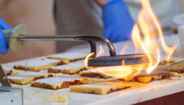 Taller turrón de yema tostada de la Feria de Jijona