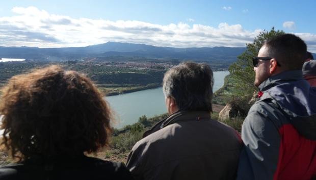 Vistas desde el banco gigante al río Ebro